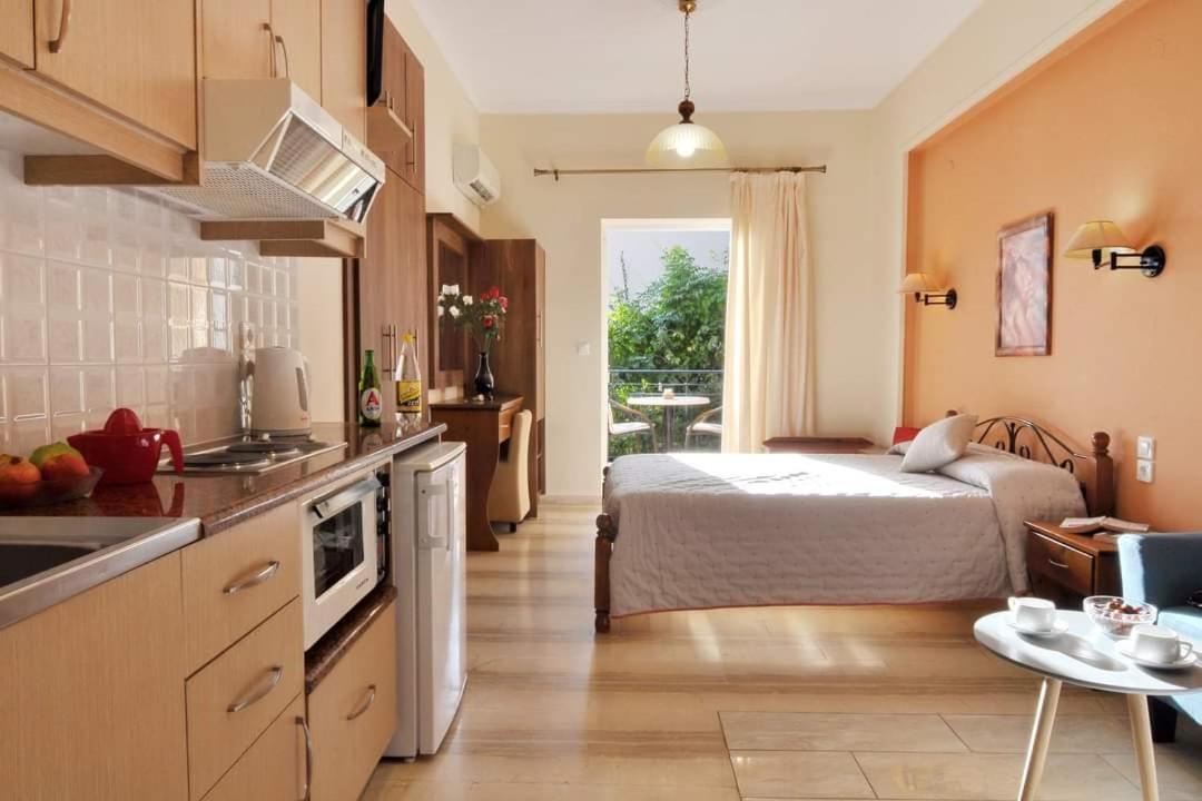 Marilena And Apartment